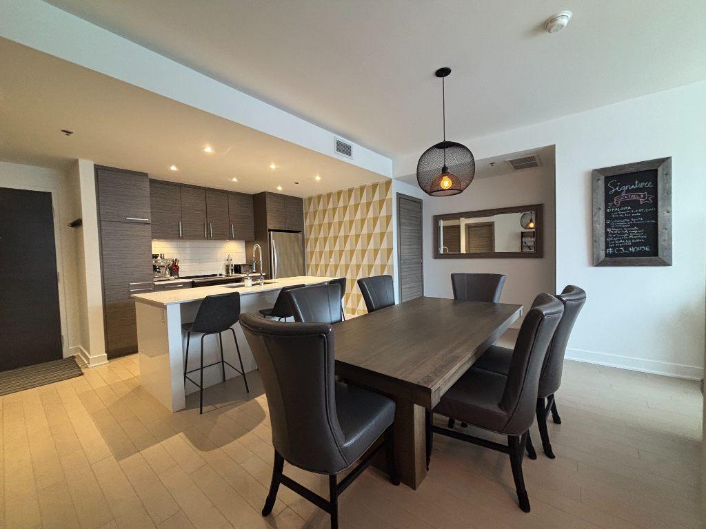 🏡 Modern 2 Bed, 2 Bath Condo in the Heart of Griffintown! 🏡