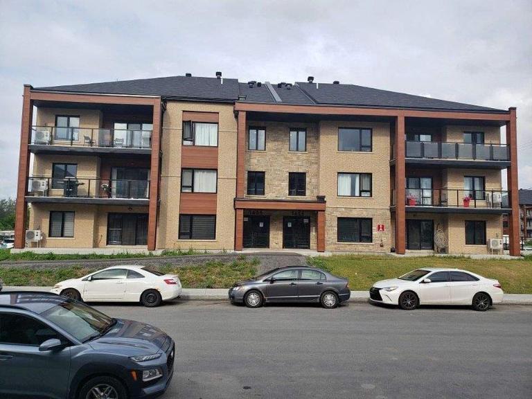 2 CH - 1 SDB - Laval - $2,100 /mo