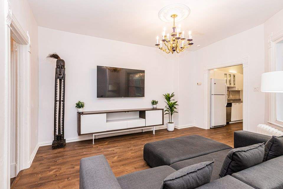 1 CH - 2 SDB - Montréal - $710 /mo