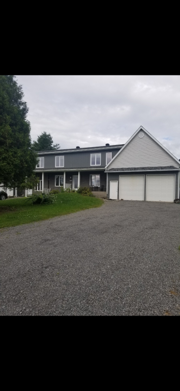 Grande Maison Bord De Rivière