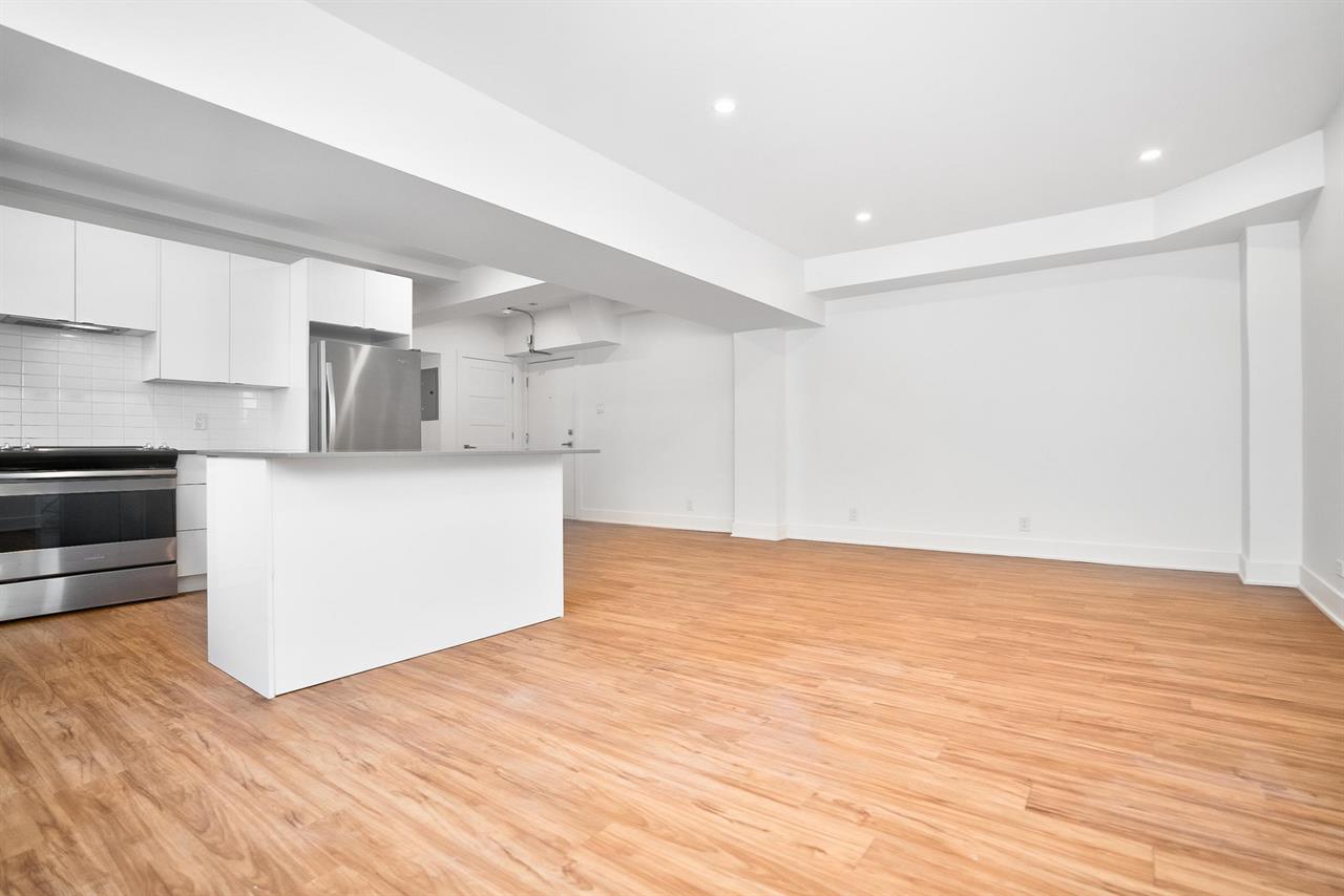 2 Bedroom - 3440 Avenue Ridgewood, Montréal