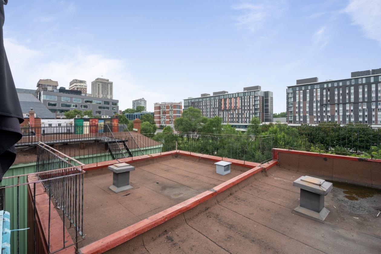 3 Bedroom - 1771 Rue St-Denis, Montréal