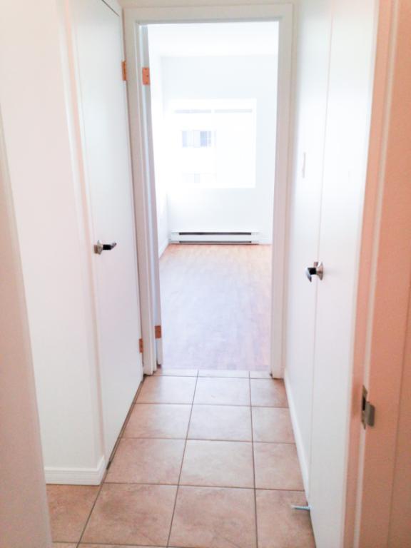 À CHARLESBOURG, GRAND 3 ½ RÉNOVÉ, COTÉ TERRAIN! - 1085$ TOUT INCLUS, DISPONIBLE À PARTIR JUILLET