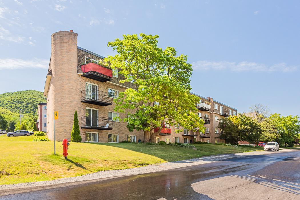 5 1/2 - 305 Rue Pineault, Mont-St-Hilaire