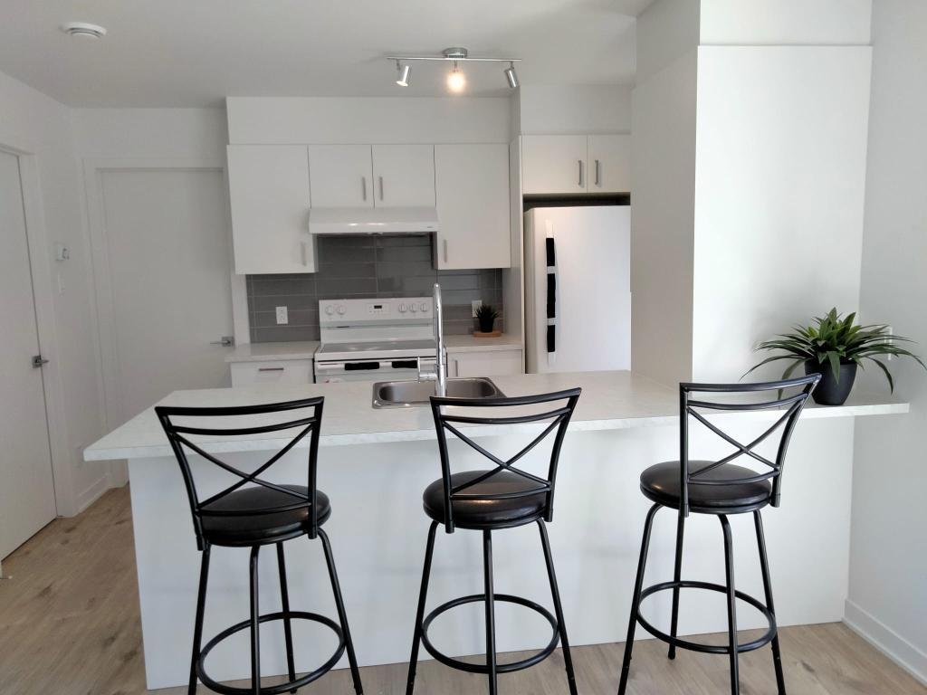 Magnifique 3 ½ à louer à Longueuil-TOUT INCLUS -Construction récente