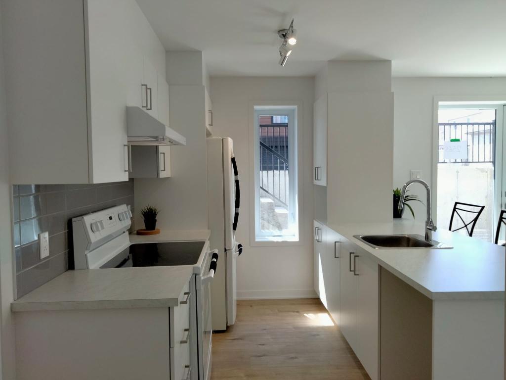 Magnifique 3 ½ à louer à Longueuil-TOUT INCLUS -Construction récente