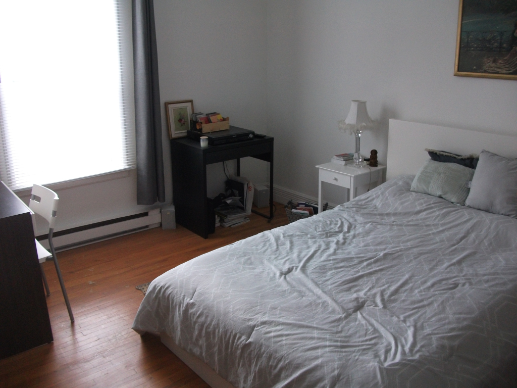 Ville De Sherbrooke, Grand 3 ½ Au 2e éta