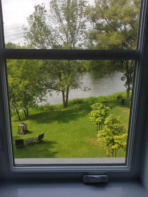 4-1/2 à louer au bord de l'eau (chauffage, eau chaude, internet incl.)