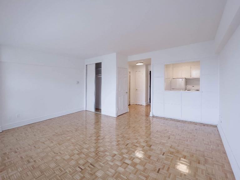 Studio - Westmount - $1,300 /mo