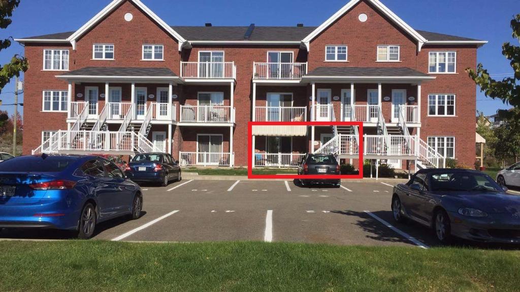 4 1/2 à louer à LÉVIS (St-David), CLIMATISÉ, 2 STATIONNEMENTS EXTÉRIEURS, LIBRE LE 5 juin 2025, 1ier étage (très rare)