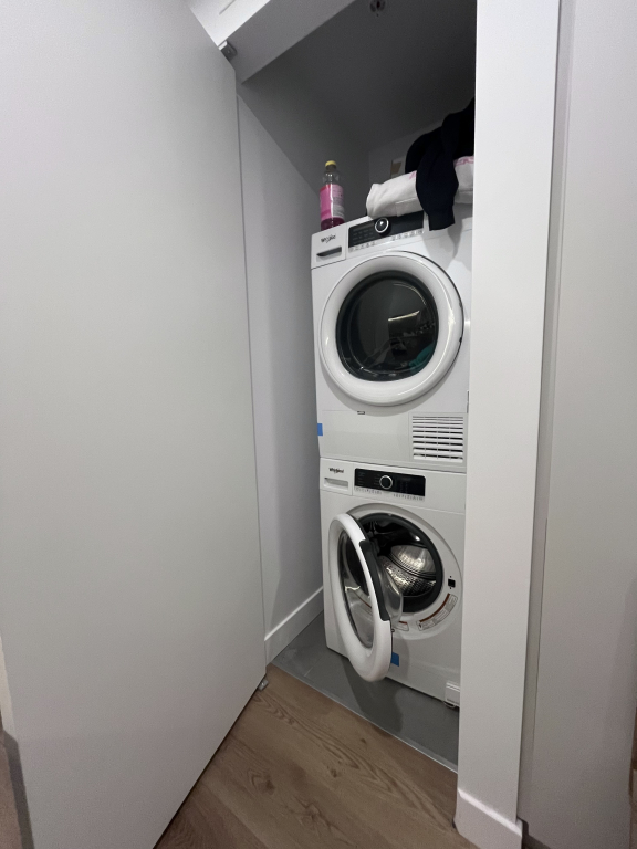 Spacious Luxury Studio Downtown