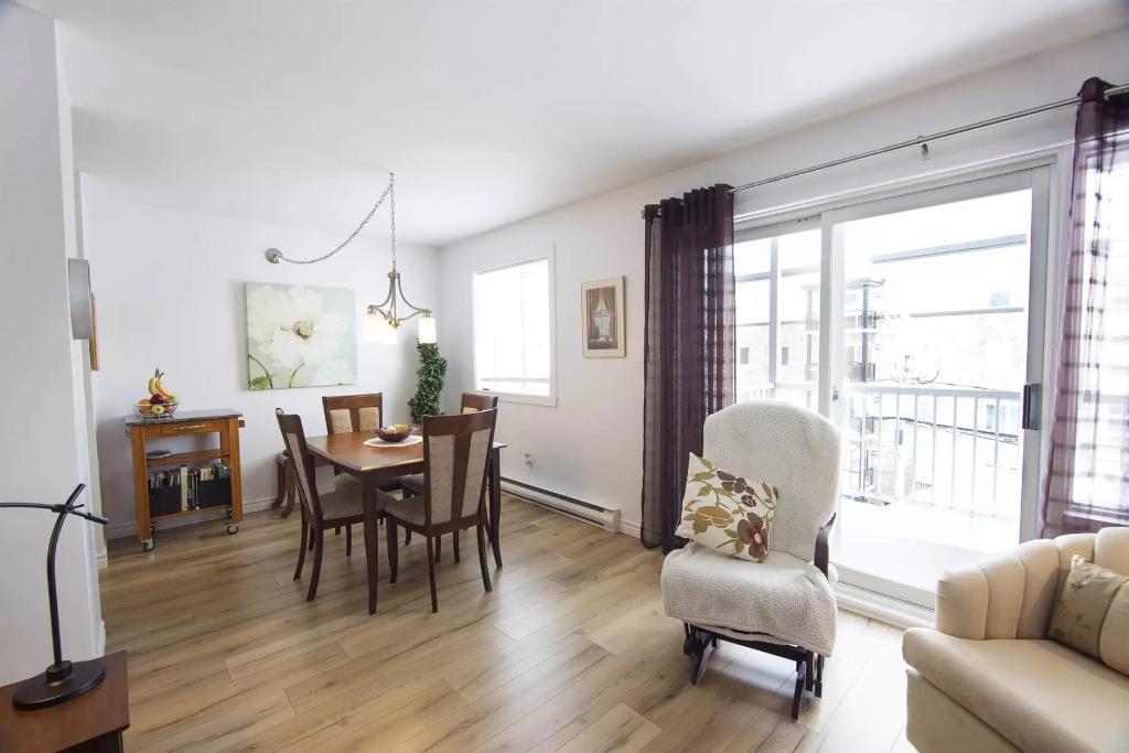 3 1/2 appartement Saint-Romuald, 3 min des ponts, secteur privé, piscine, balcon, stationnement, nouveau,