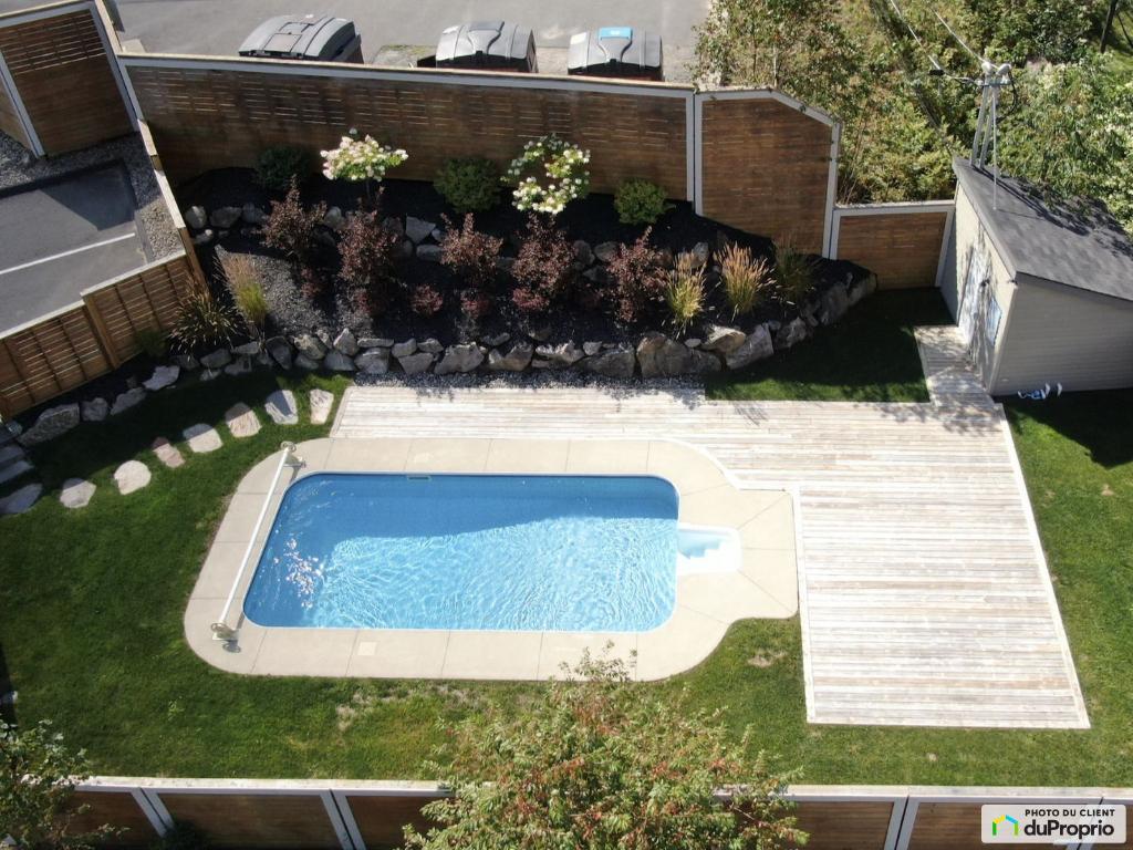 4 1/2 boisé avec piscine à Mont-Tremblant (Saint-Jovite)