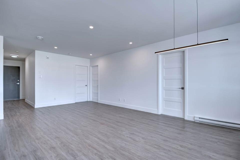 5 et demi, rdc, libre 1er juillet, pas d'escalier a monter ni descendre, Wifi inclus, Domaine sur le vert (La Providence, St-Hyacinthe)