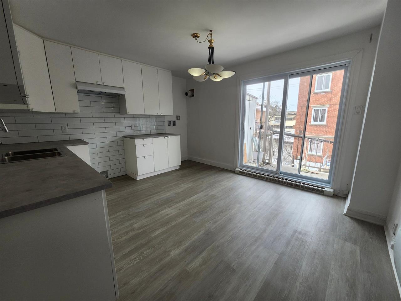 Appartement Montréal (Villeray/Saint-Michel/Parc-Extension) À Louer