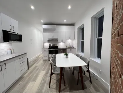 1 room room of 102 m² in Montreal