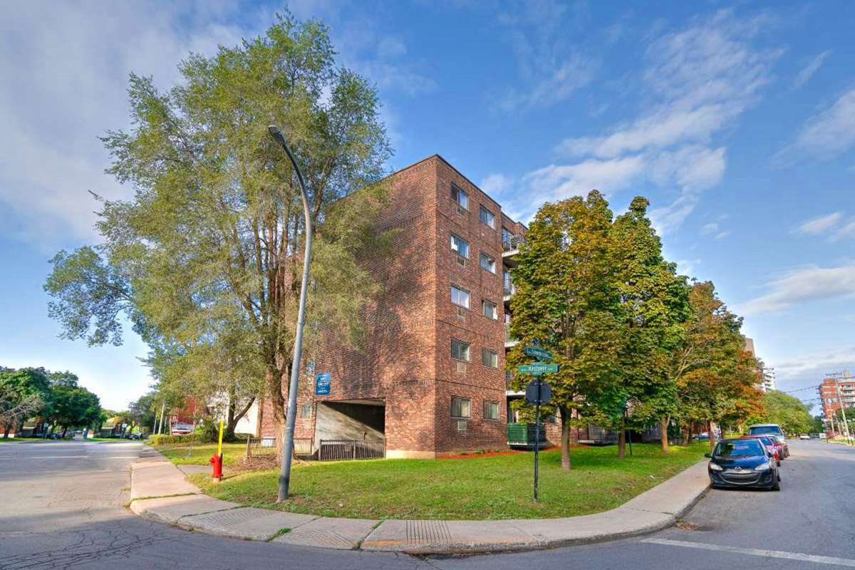 2 Bedroom Available At 5460 Sunnybrooke Avenue, Côte Saint-Luc - 5460 Sunnybrooke Avenue, Côte-Saint-Luc