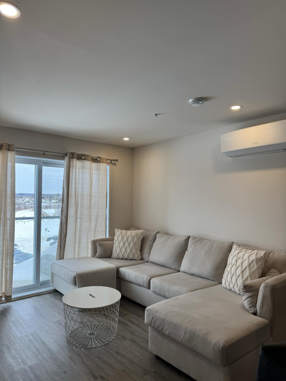 Condo 5 1/2 à Louer