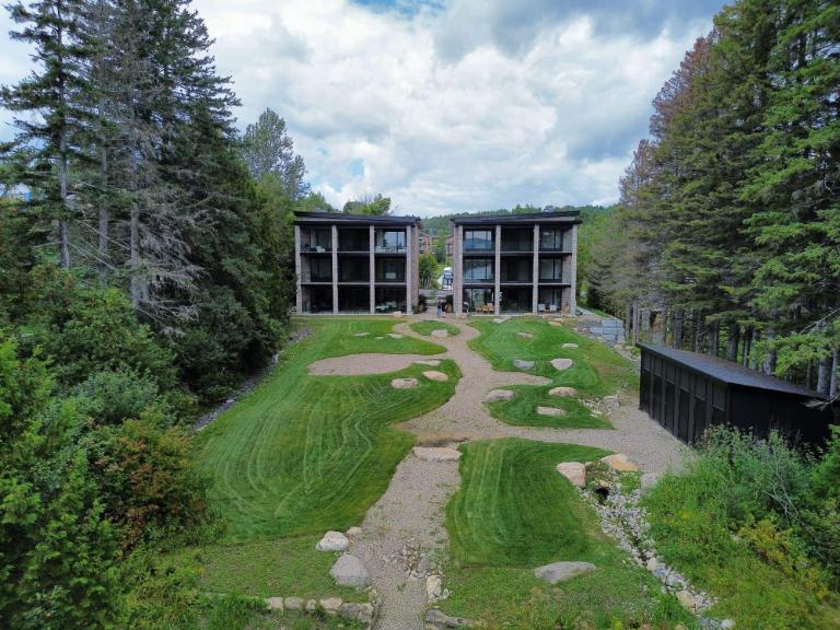 Magnifique condo au bord du lac