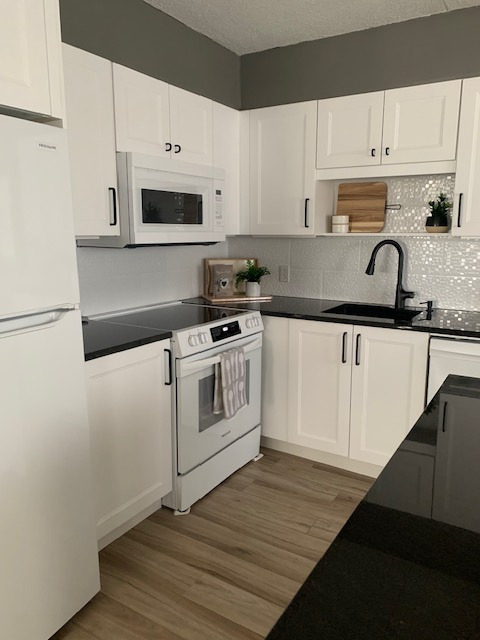 2 Beds 1 Bath Apartment