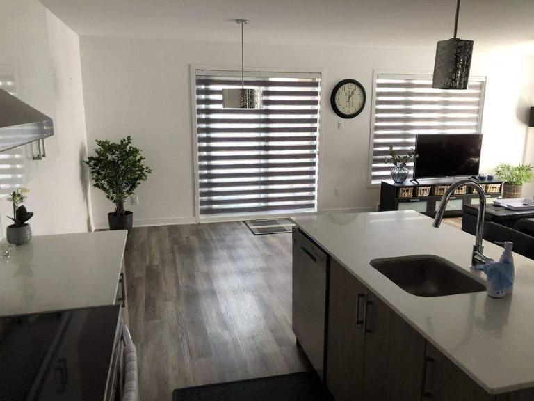 2 CH - 1 SDB - Laval - $1,910 /mo