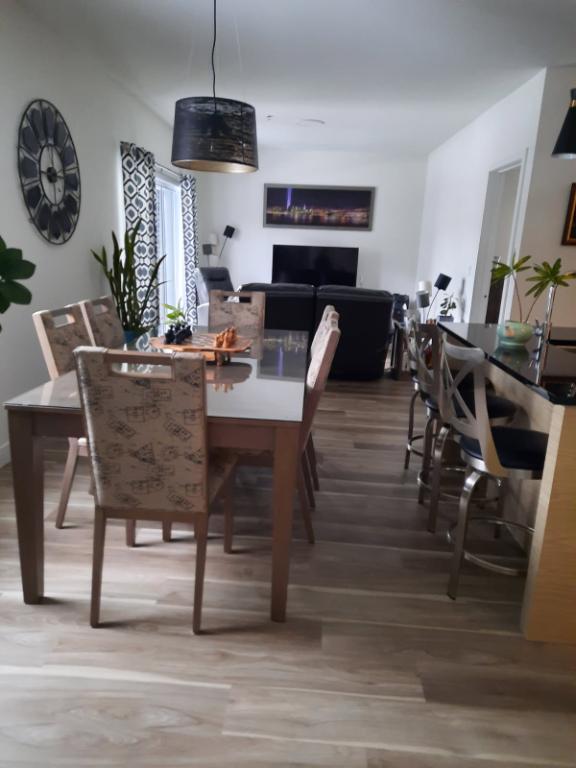 APPARTEMENT (LOGEMENT)