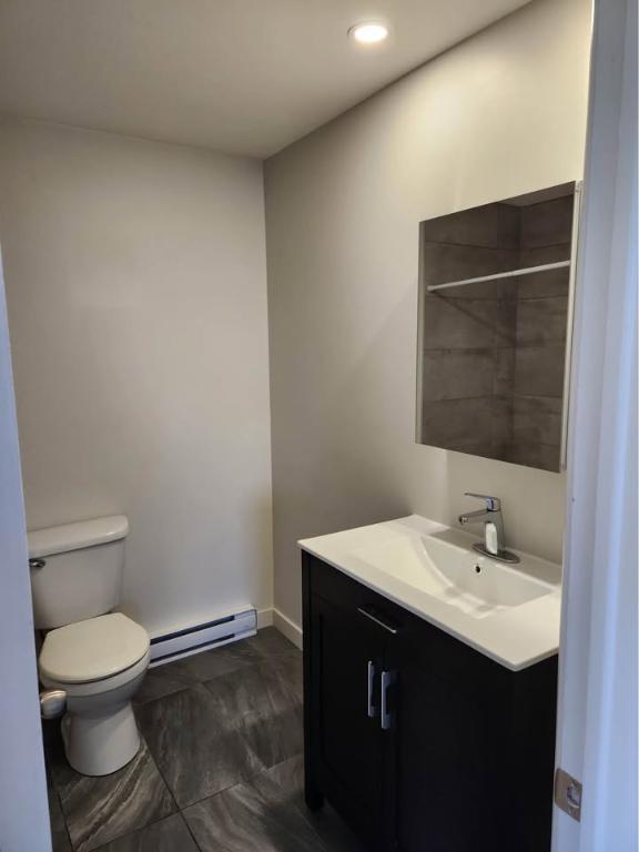 Beau 41/2 rénové, 1er juillet, Valleyfield 1350$