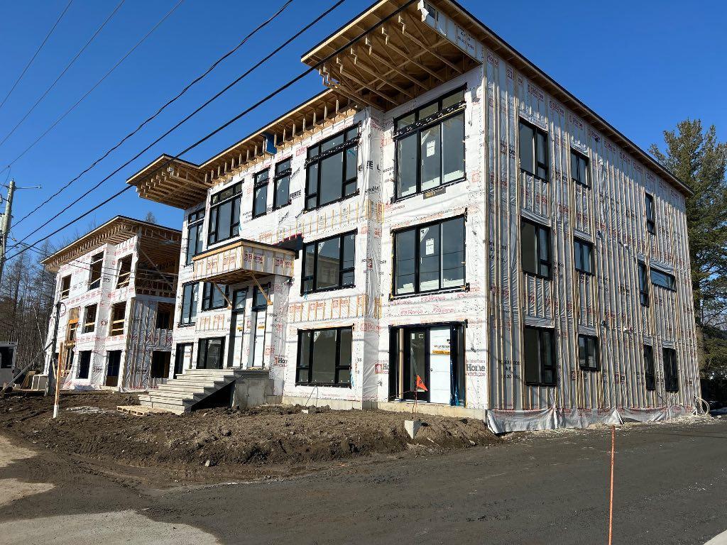 Appartement luxueux et lumineux 4 1/2 + et 5 1/2