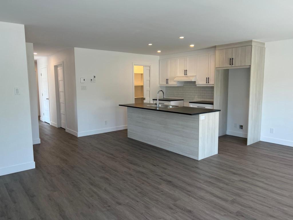 🌟 LAC-BROME : LOCATION ANNUELLE DISPONIBLE IMMÉDIATEMENT 🌟