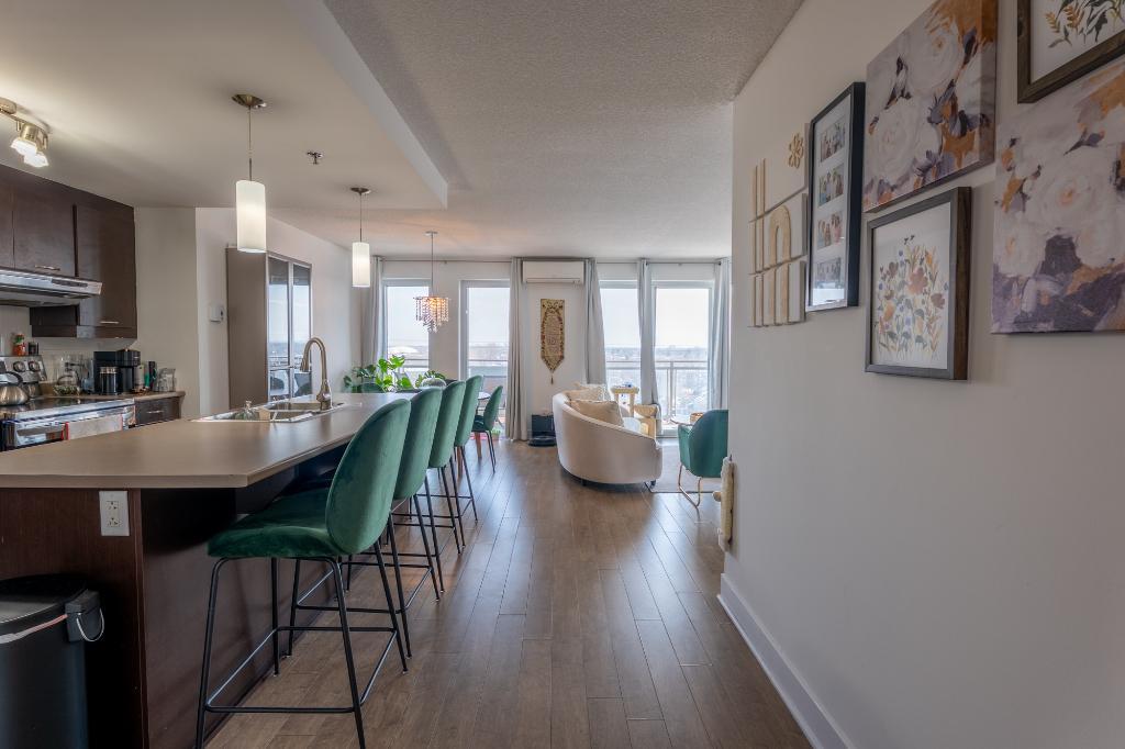 4 1/2 superbe Condo lumineux de 2 chambres situé à Laval des Rapides disponible à partir du 1er juillet 2025