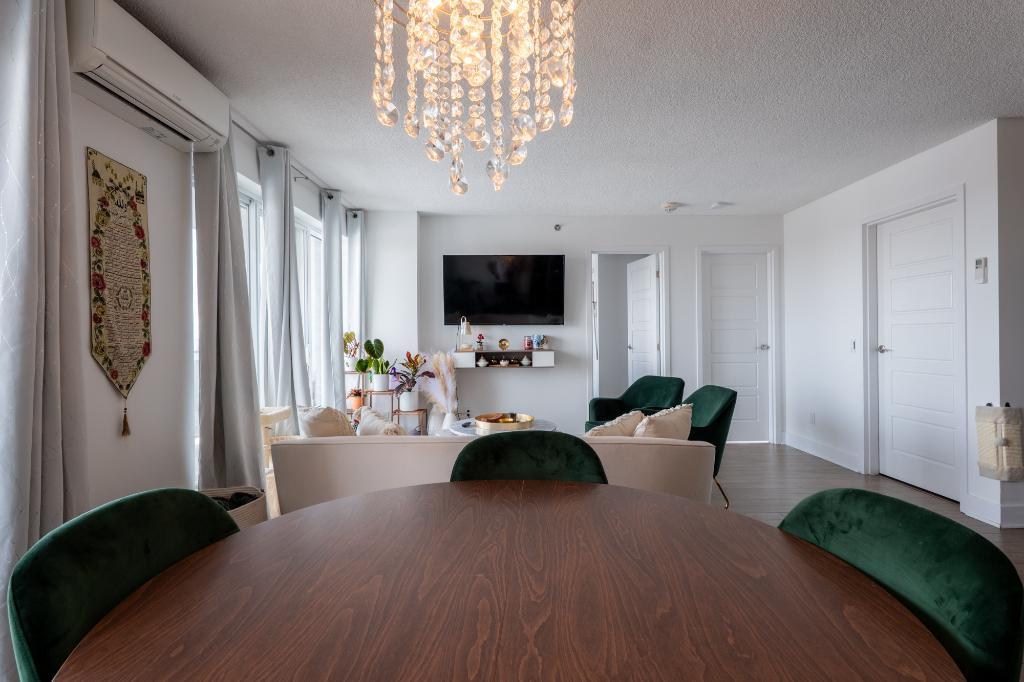 4 1/2 superbe Condo lumineux de 2 chambres situé à Laval des Rapides disponible à partir du 1er juillet 2025