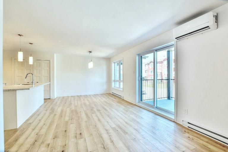 APPARTEMENT 4½ À ST-JACQUES - JUILLET