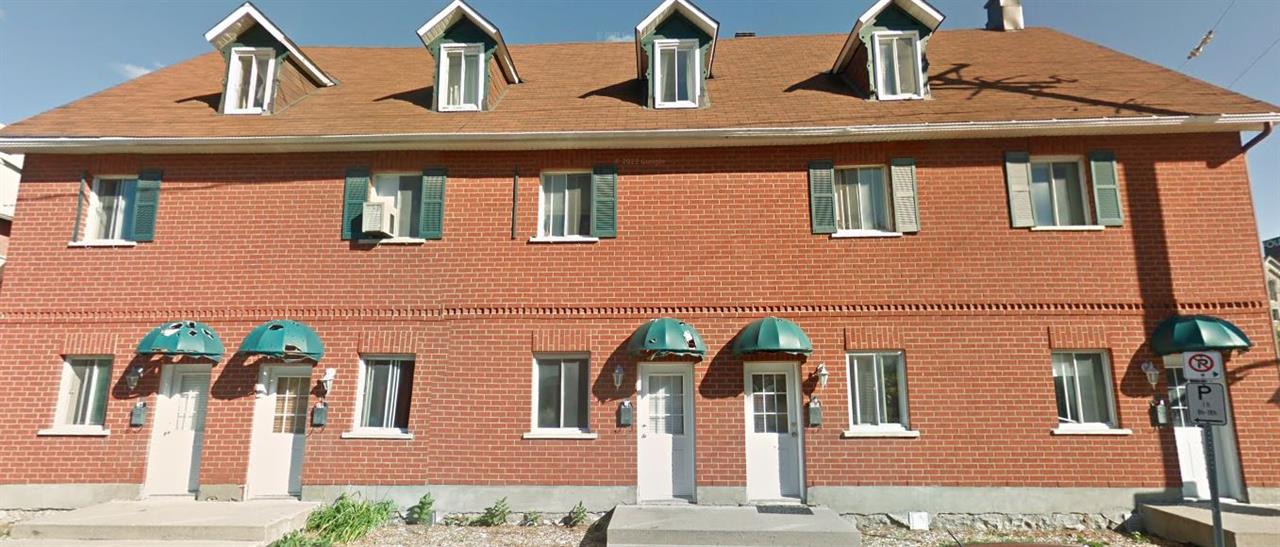 144 Rue Champlain (Hull) Grand Studio Emplacement Idéal !