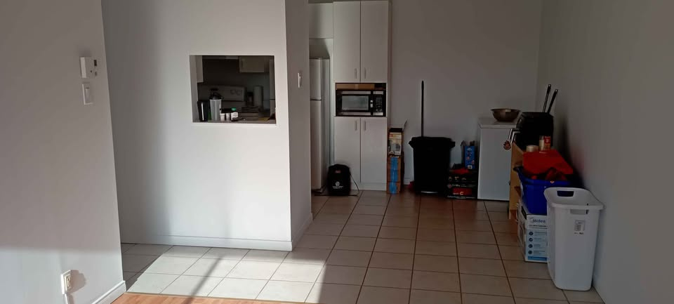 Appartement De 2 Chambres Et 1 Salle De