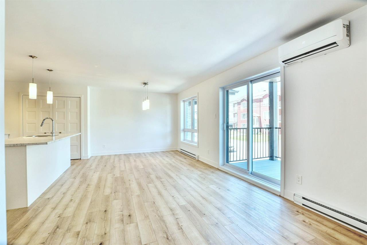 APPARTEMENT 4½ À ST-JACQUES - JUILLET