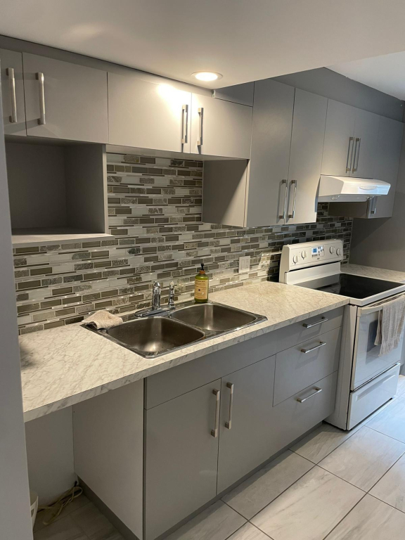 Superbe 3 ½ Rénové | Design Moderne | Se