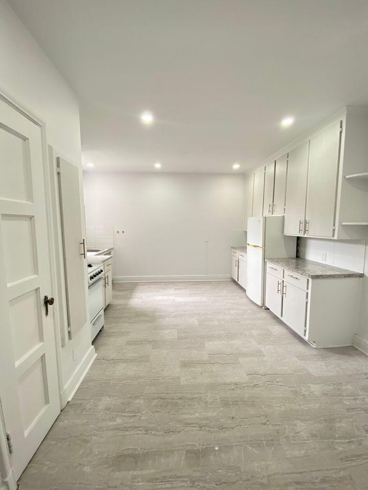 1 - 5821 CHEMIN COTE ST LUC, Montréal