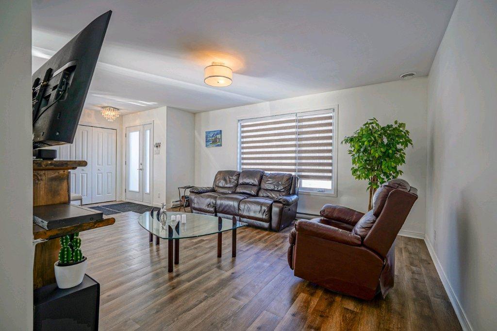 Beau et grand 4 1/2 style maison au 540 rue Colbert Sherbrooke disponible au 1 et juillet