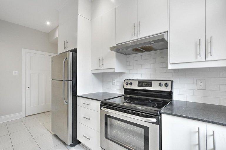 #12, 2 Bed 1 Bath - 4278 Sherbrooke St. West, Westmount