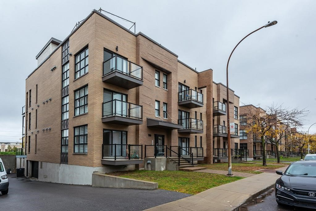 Condo Lumineux 3 Chambres, 2 Sdb à Louer