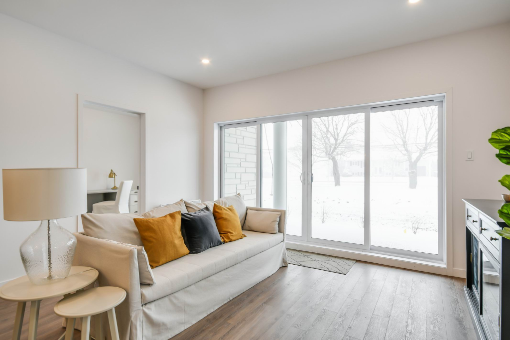Condo Locatif 3 1/2 à Louer 1ER JUIN