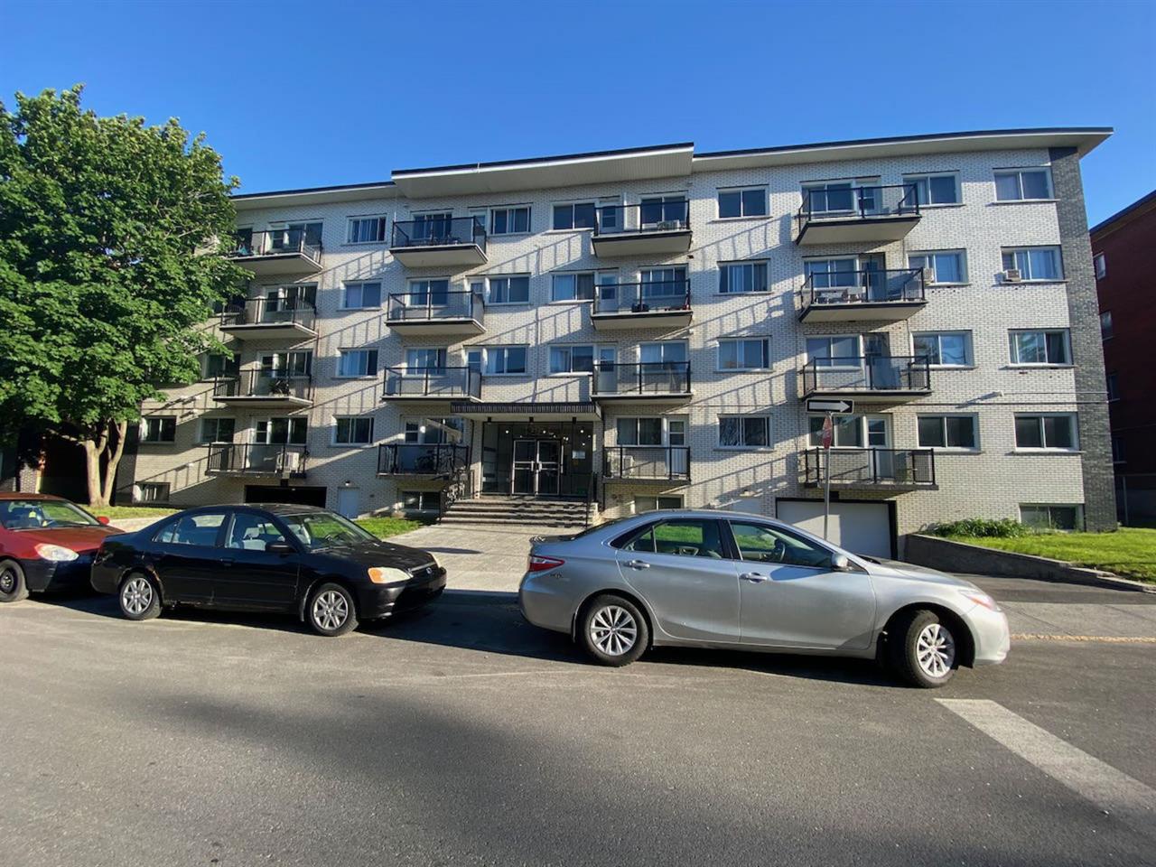 Two-Bedroom (4.5) Large - 2925 Rue Louis-Paré, Lachine