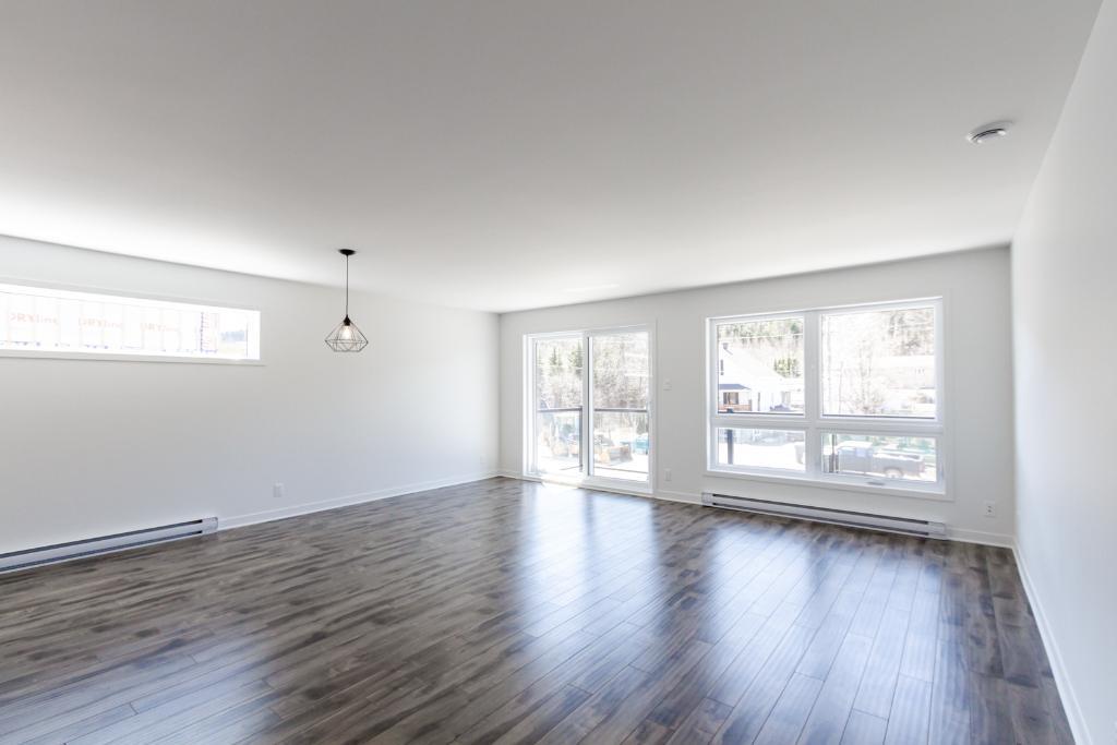 LOGEMENT 4 1/2 HAUT DE GAMME AVEC GARAGE