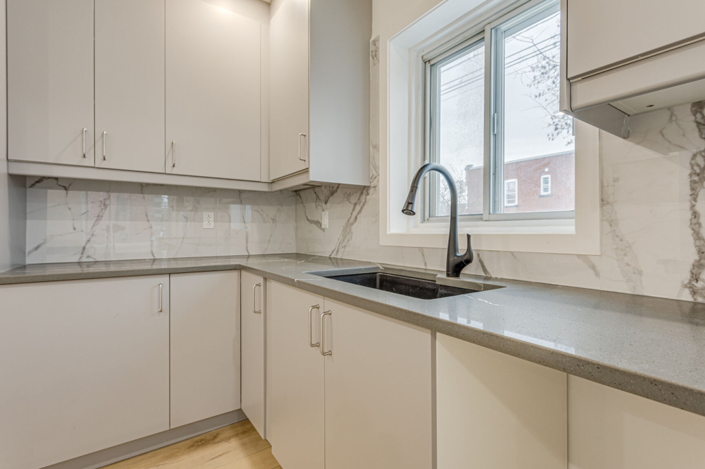 Grand Logement 4 Chambres à Louer