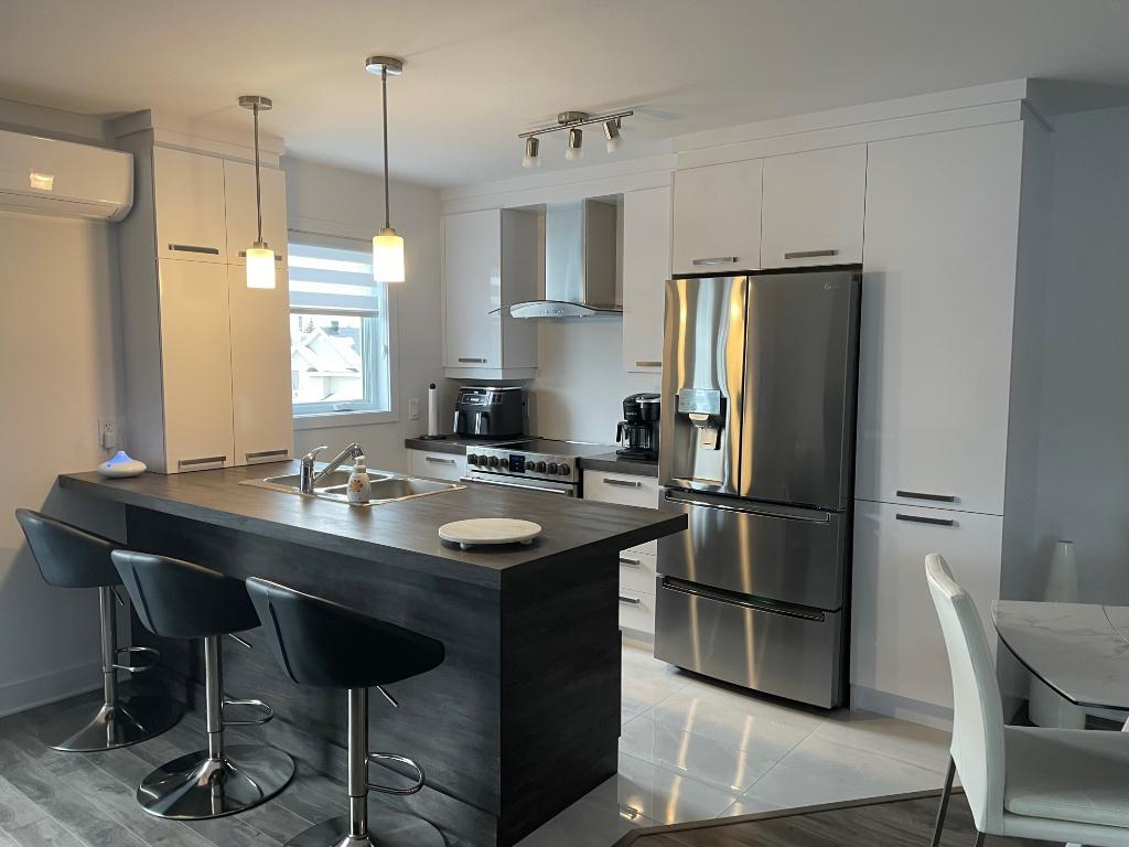 Otterburn Park , Condo 4 1/2 avec garage