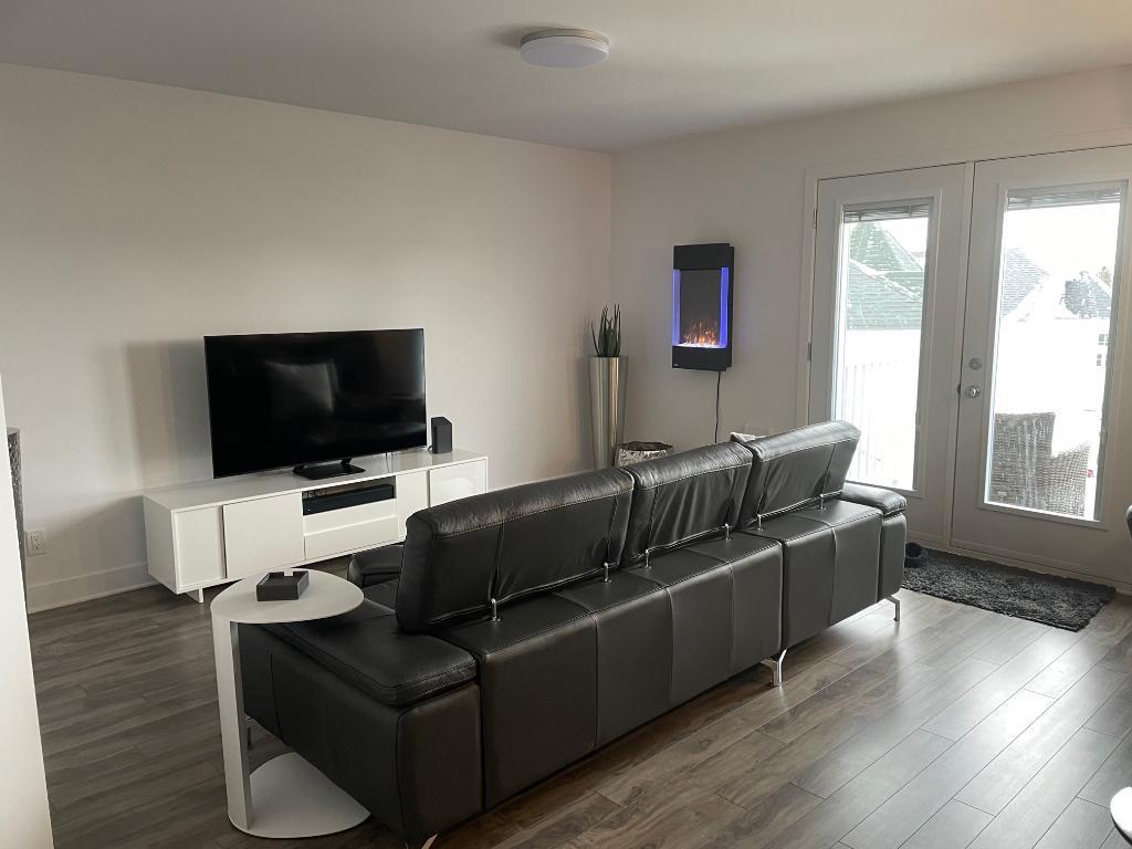 Otterburn Park , Condo 4 1/2 avec garage