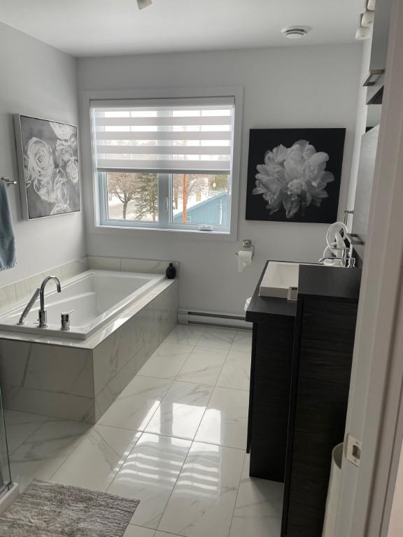 Otterburn Park , Condo 4 1/2 avec garage
