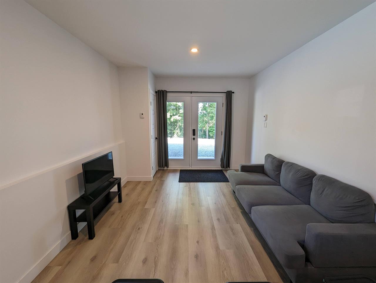 Immeuble - 797-805 King-george 3 ½ à Louer – Entièrement Meublé Et Tout Inclus