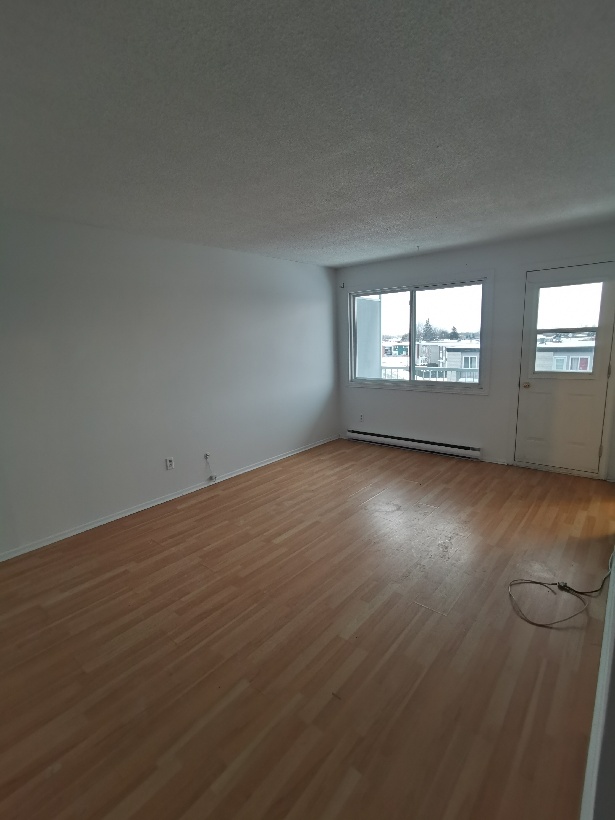 (Hull) Super Appartement De 2 Cc
