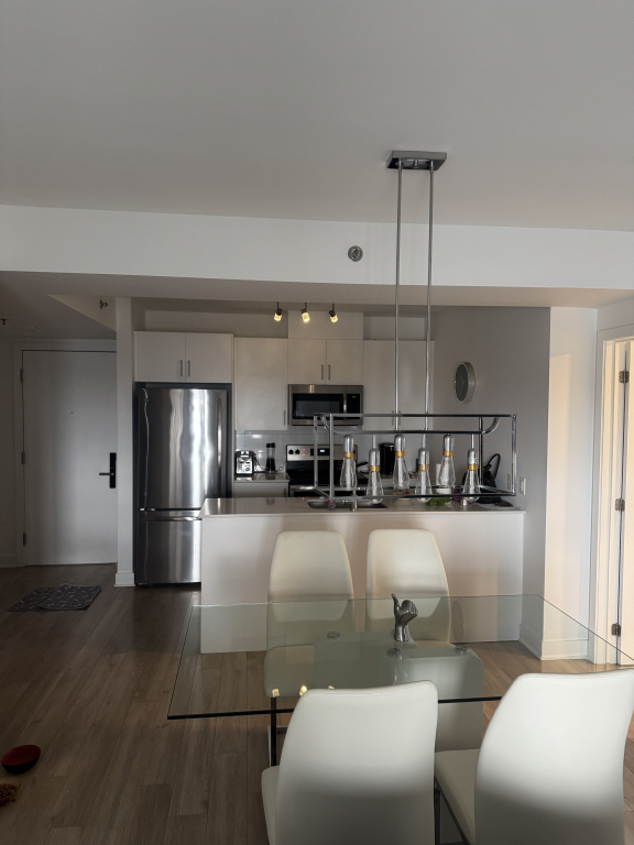 Beau Condo à Louer